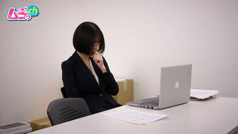 ニンゲン観察 清掃員は見た！！こっそり会議室でひとり遠隔バイブでオナニーするド変態OLはアクシデントチ●ポを夢見ていたに違いないのでお望み通り無理矢理ブチ込んであげました。 画像3