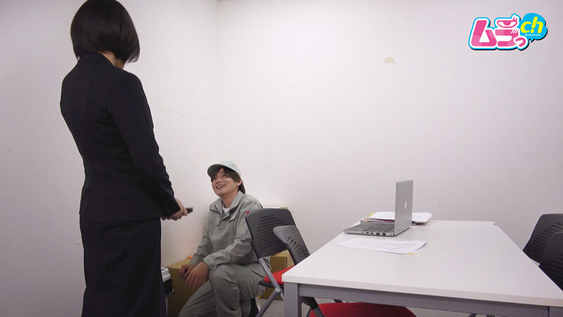 ニンゲン観察 清掃員は見た！！こっそり会議室でひとり遠隔バイブでオナニーするド変態OLはアクシデントチ●ポを夢見ていたに違いないのでお望み通り無理矢理ブチ込んであげました。 画像5