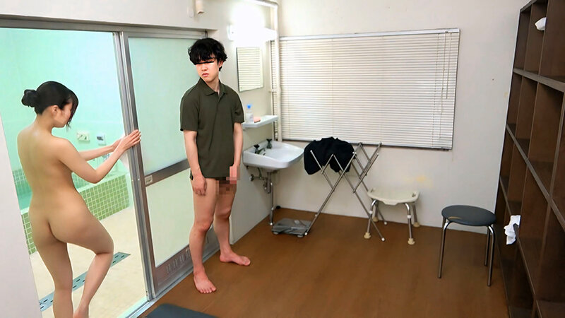 女湯潜入 入口に『清掃中』の看板置いたら...のサンプル画像 9