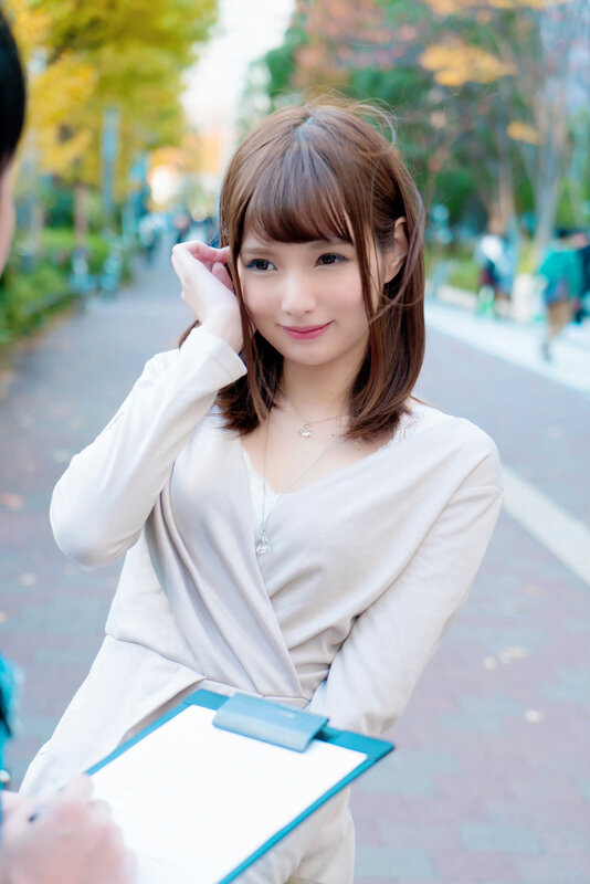 淫乱人妻ナンパ 性欲旺盛な若妻に生中出しSP 旦那だけじゃ満足出来ない不貞妻！！＃03 画像1