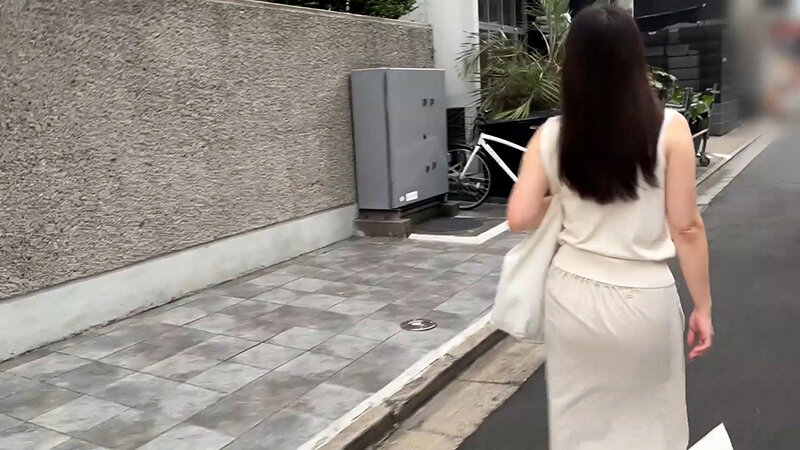 街角で声をかけてくすぐりさせてもらう WEBデザイナー しおりちゃん 画像1