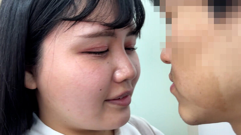 M男が街中で女性に声をかけてキスさせてもらう 社員食堂アルバイト みのりちゃん 画像3