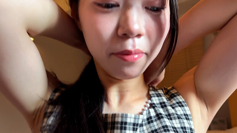 M男が街中で女性に声をかけてワキを舐めさせて貰う 交渉上手な黒髪ギャル かなちゃん_4