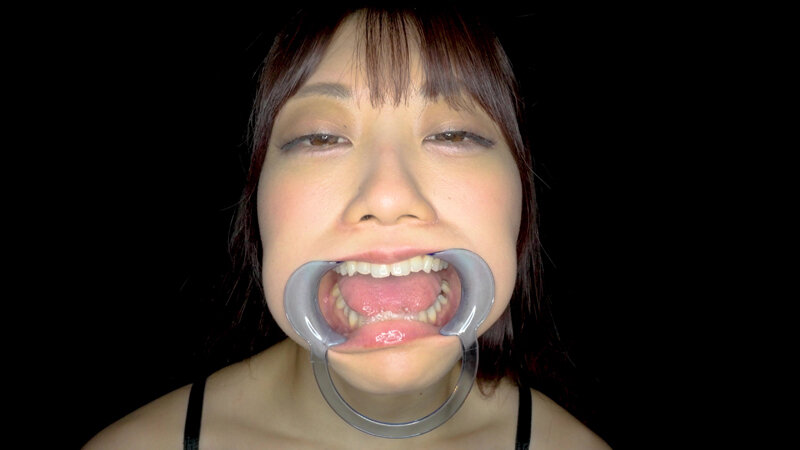 【個人撮影】笠木いちかの口内観察 舌を磨いて指しゃぶって開口器で口内見せながら喜悦（よが）る 画像19