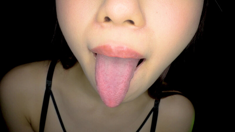 【個人撮影】笠木いちかの口内観察 舌を磨いて指しゃぶって開口器で口内見せながら喜悦（よが）る 画像4