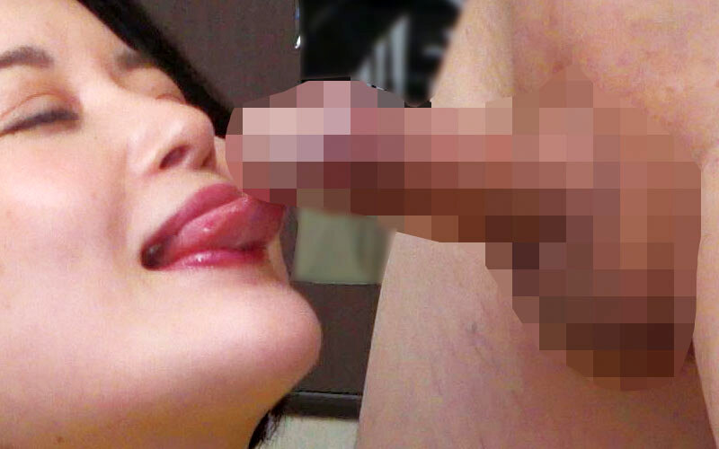 欲情した人妻が頬を赤らめ見惚れる男のオナニー 美人妻センズリ鑑賞会 画像18