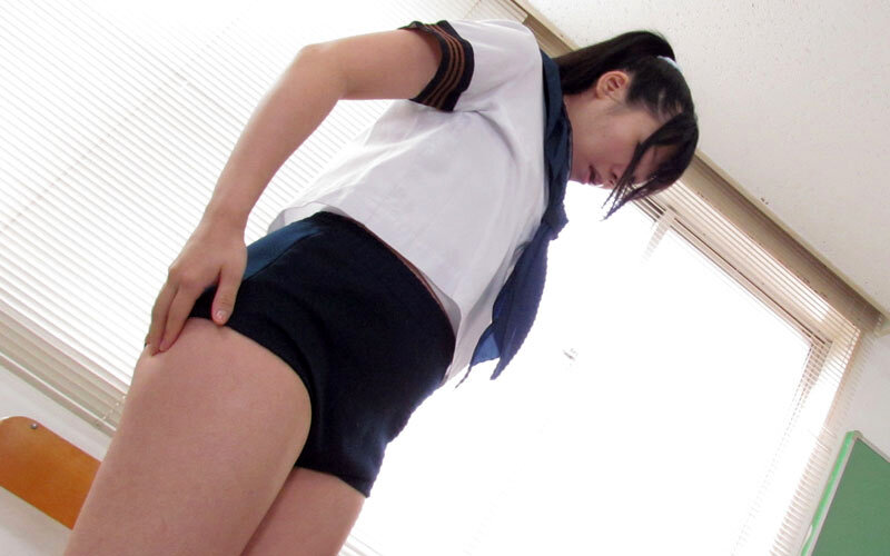 制服美少女 スク水×ブルマ×喰いこみ尻を密着イタズラ羞恥プレイ2枚組 7枚目