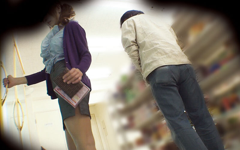 極悪連続痴姦！ スポーツ観戦・職場でお触り＆シコシコ発射2枚組 画像12