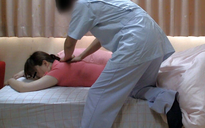 SIHB-015 一个戴绿帽的挚爱的妻子，被另一个男人的性按摩升起，被卡住了！？4家家庭2个光盘