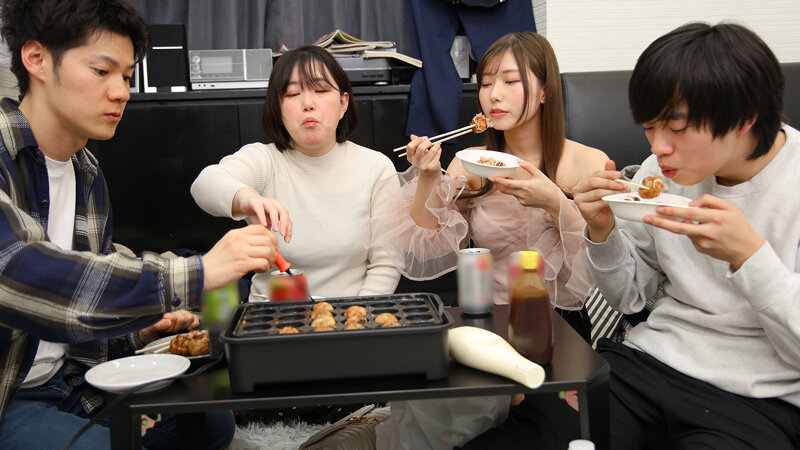 一度きりの過ちのはずが…カラダの相性の良さを知ってしまった親友の彼女と僕は、ダメだとわかっていながらもあの日の感覚が忘れられず激しく求め合った。逢沢みゆ 3枚目