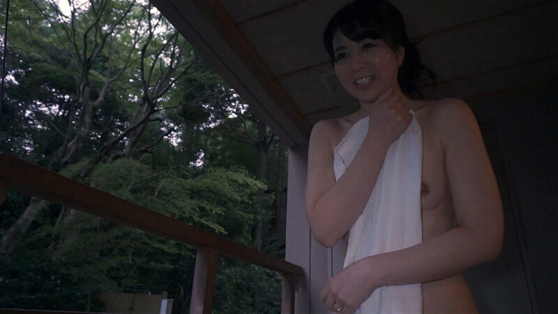 旅先でナンパした色白美人妻と湯上がりSEX！何度も何度も絶頂を迎える快楽のお宿。 画像1