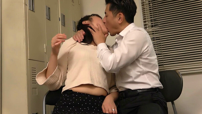主婦の万引きのほとんどはストレス性の慢性スリル願望症候群。この奥様は頑なに夫への連絡を拒否する若妻。「なんでもしますから…。」と完堕ちワードを口走る 画像2