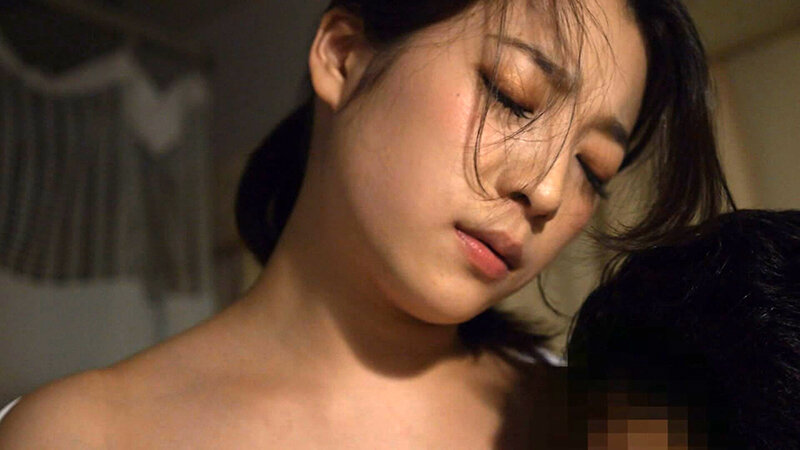患者のセクハラで火がついたナースは患者のペニスから毒素を搾り取る! 9枚目