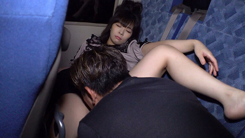 やりたい放題深夜長距離バス そこでねちゃだめでしょ~! 8枚目