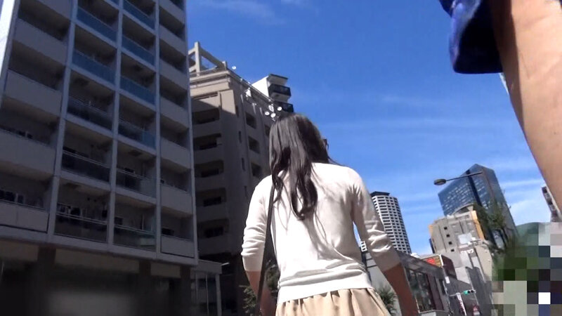 マッサージ機のモニターを街行く奥様にお願いしてみた！AV鑑賞と電マで我を忘れて他人棒で絶頂SEX！ 画像1