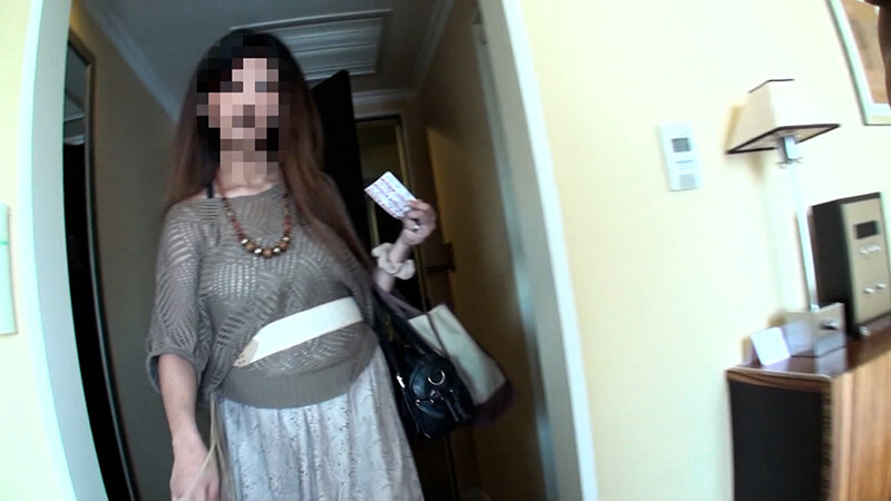 博多の素人熟女と後腐れない初撮りSEX！テレクラナンパでゲットした素人熟女と顔出しNGの中出しSEX！ 画像2