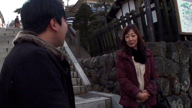 旦那とはご無沙汰で欲求不満が溜まる田舎の五十路熟女さん。後腐れないエッチを求めてAV撮影に応募！快楽に没頭する中出し性交！ 画像2