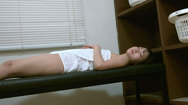 狙われたサークル合宿!色白細身のラクロス女に責め掛かる卑劣な男! 8枚目