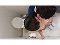 トイレ修理業者の悪行！狙われた色白美人は肉棒とレンチで肉棒を選ぶ！ サンプル画像17