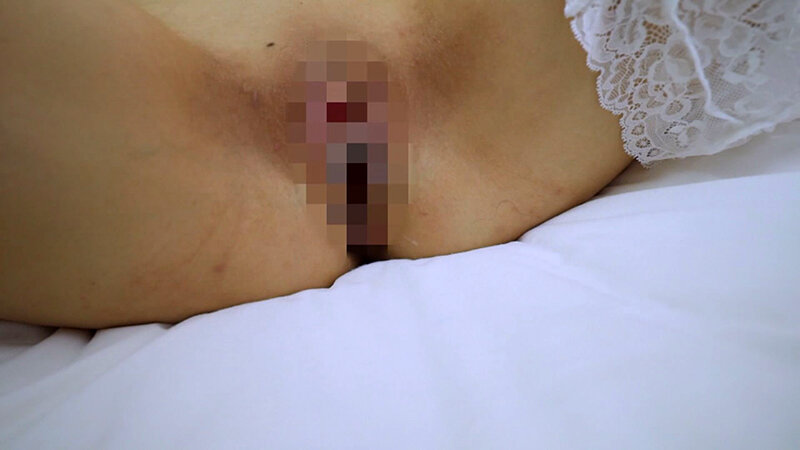 結婚4年専業主婦読モ写真個室撮影! 画像17