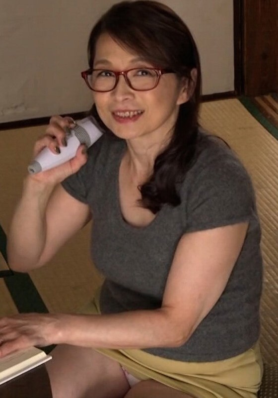 嫁と不仲になってしまった娘婿が欲求不満と寂しさから義母に中出ししてしまい…。昭和の官能エロス！