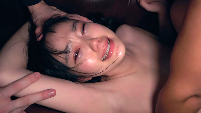 2人組の凶行！弱々しい抵抗も目に浮かぶ涙も男たちには程よいスパイス！ サンプル