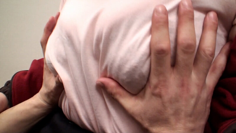 農作業中の熟女を番組インタビューとナンパして部屋に誘う!田舎暮らしで刺激に飢えてる熟女に若い肉棒で激ピスSEX! 画像3