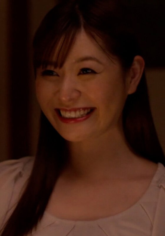 旦那の中折れが原因で欲求不満がピークの奥さん、旦那が出張のある日お隣の若い男の子を誘惑！？果てしない欲求不満の捌け口は若いチ○ポを咥えて離さない！