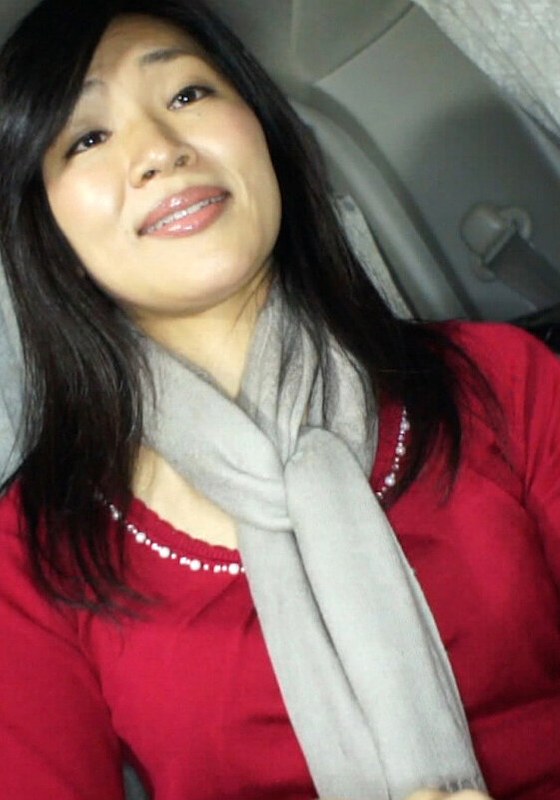 街行く熟女をナンパしてエロインタビューと下着見せてでなし崩し的にエロ撮影に突入！感じ始めた熟女をそのままハメ撮りSEX！