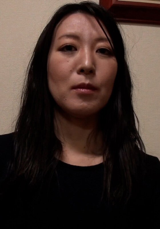 旦那とはセックスレスでアダルト動画を見るほど性欲が溜まっている控え目熟女の浮気AVSEX！