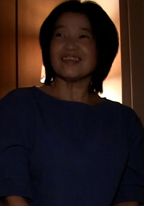 SEXの匂いのしない地味目な熟女がAV出演！？エッチしてる姿が想像できない熟女の潮垂れ流しのエロギャップSEX