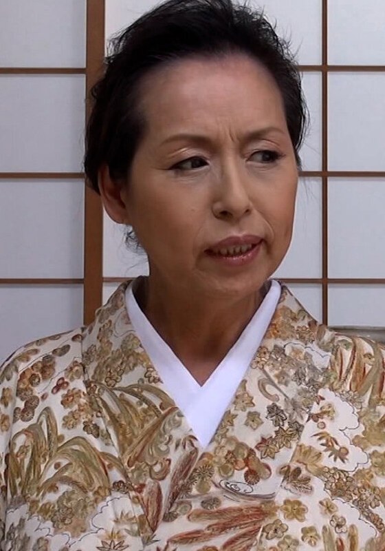 旦那が淡泊過ぎて子供が大きくなったのをきっかけに離婚したバツイチの熟女さん！性欲を満たそうとAV出演！和服ショートヘアーで凛々しい雰囲気のギャップが凄い淫乱SEX！