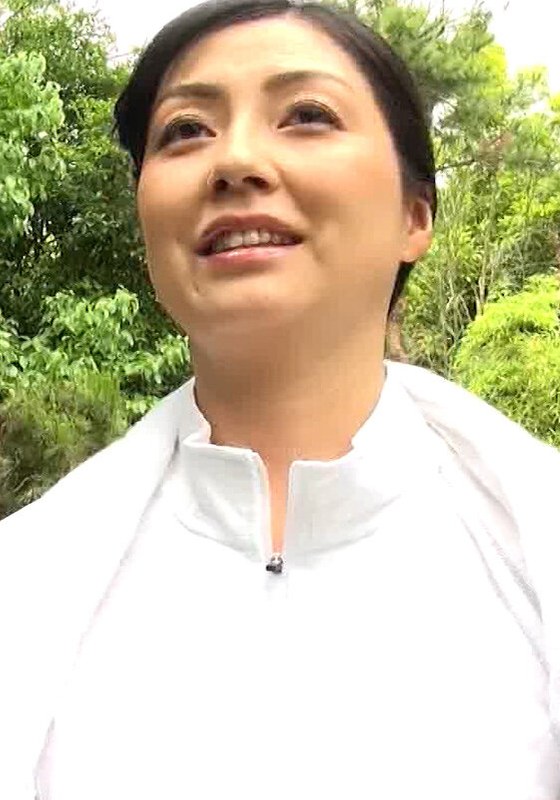 松本在住田舎暮らしの40代美熟女さんに突撃撮影!インタビューもそこそこに撮影開始!美乳で感度抜群中出し濃厚SEX!