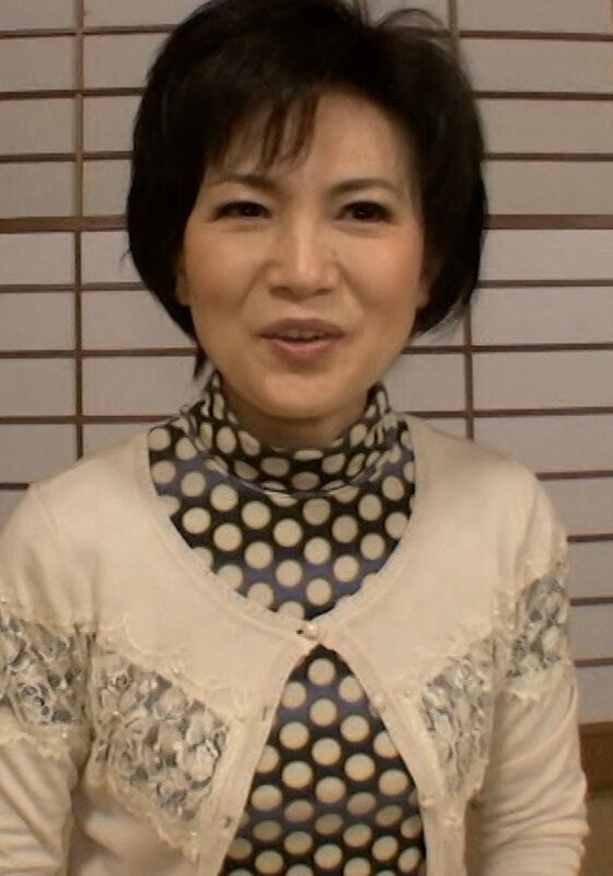 ショートヘアーの落ち着いた清楚な奥様は旦那との2年以上のレスに耐えかねてAV出演!性欲MAXの淫乱SEX!