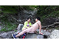 性欲溢れる若い男の暴走に戸惑いながらも乳首を勃起させて感じてしまう熟女と禁断の変態野外中出しSEX！ サムネイル画像