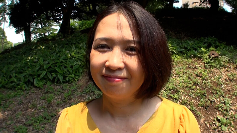 年下セフレとラブホで毎週SEXしている好きモノ熟女!SEXが好き過ぎてAV出演しちゃう淫乱不貞中出しSEX! 1枚目