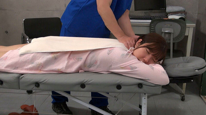 医療整体院の悪徳診療証拠撮り 清楚で芸能系の仕事をしているという奥様。悪徳診療で海老ゾリ絶頂と賢者オナニー 3枚目