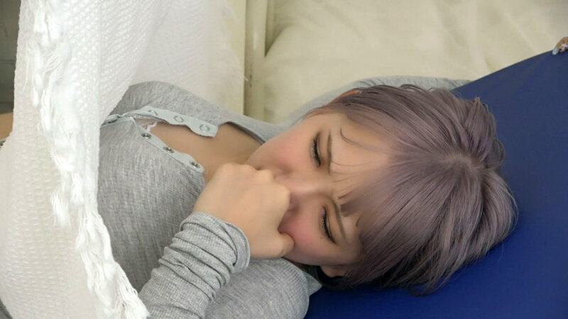 自称コスプレイヤーをしている人妻さんだった。「いつもはキワキワ衣装をきているので、もちろんパイパンです」と問診で答えるおおらか人妻 画像17