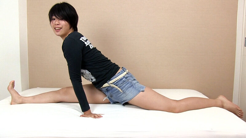 あどけない笑顔の高身長スレンダー美女のオナニーの先まで撮らせてください!電マでエロい顔を晒して嵌め撮りSEX! 1枚目