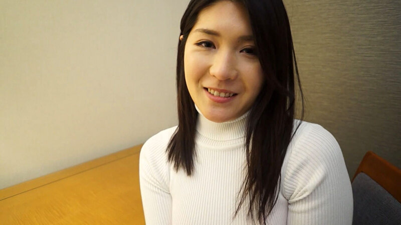 略奪婚した奥様だが、旦那の浮気が発覚して自暴自棄に、そんな心の隙間に入って…人生初のハメ撮りを慣行 画像1