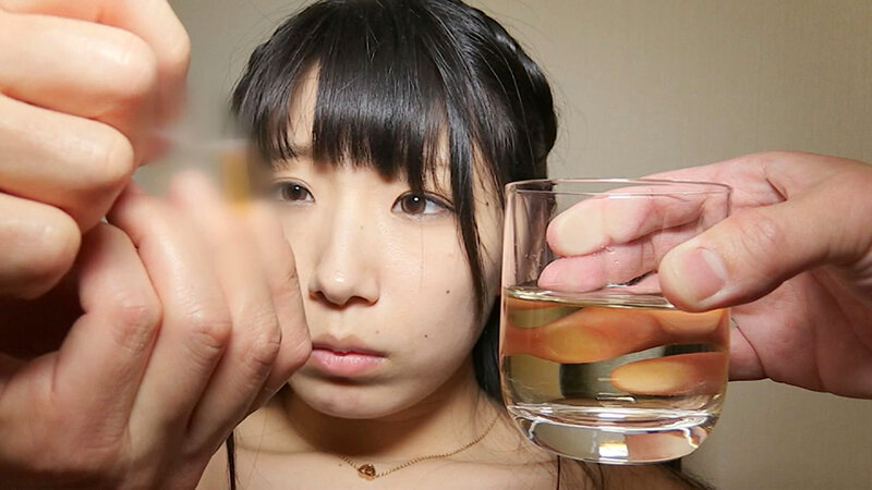 出演に応募してきた結婚6年目の美人妻!目隠しから始まるSEXにイキ狂う! 3枚目
