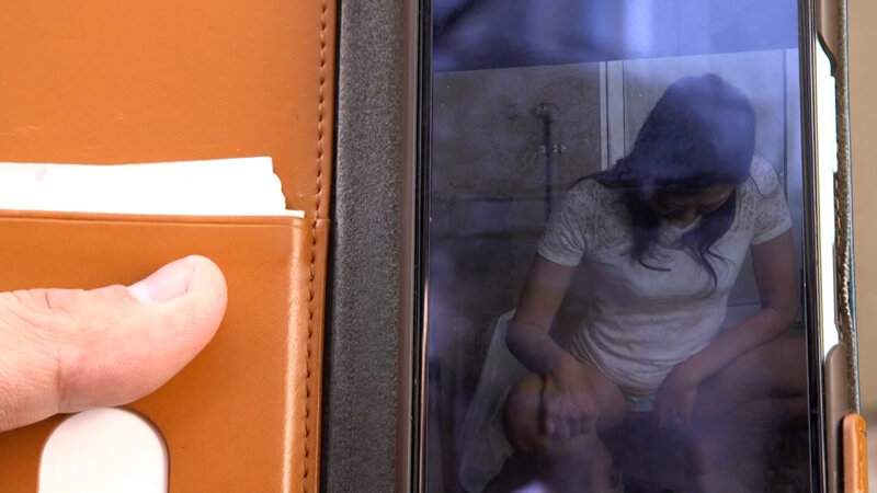 夫が居ない昼間は長男の犬となった美しき熟母。いつしか夫では得られない快楽の虜となる変態SEX! 画像3
