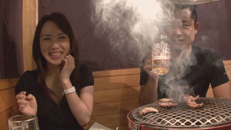 ハニカム笑顔が眩しすぎるプレミアム美女とご対面！色白BODYの肉体に、ほんのりピンクの乳首が可愛らしいえろきゅん美女との甘いひと時！＋ホルモン屋オフショット付