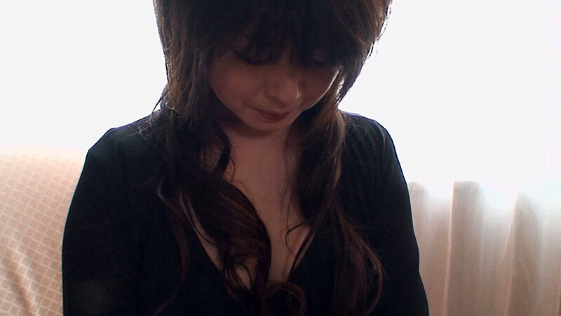 少し押したらイケそうな美人奥様をガチナンパ!言葉では拒みながらも実は期待しちゃっている奥様にボディタッチからの中出しSEX! 4枚目