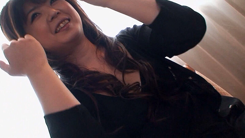 少し押したらイケそうな美人奥様をガチナンパ!言葉では拒みながらも実は期待しちゃっている奥様にボディタッチからの中出しSEX! 6枚目