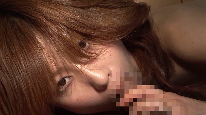 『私に構ってくれない旦那が悪い』と悪びれる事なく不倫に勤しむ人妻さん!騎乗位でガンガン腰を振って楽しんでくれていたので、有無を言わさず黙って中出し! 10枚目