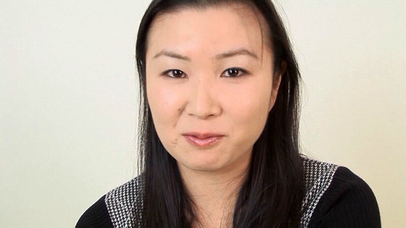 艶やかな黒髪と豊満な身体で男を魅了!性欲だけは若い女に負けない四十路熟女とガチSEX! 画像1