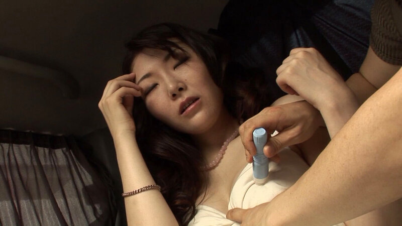 『旦那が~』とか言いながらもエッチな質問にノリノリで実はエッチがしたい人妻さん!生ハメ中出しで素人奥様いただきます!! 3枚目