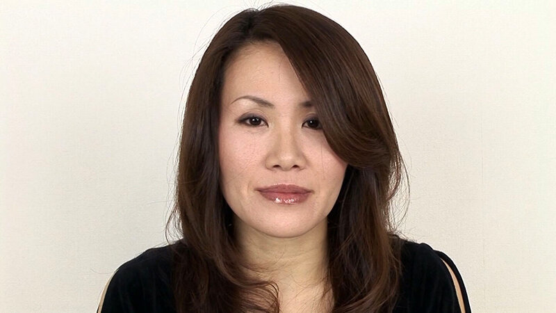 ご無沙汰エッチに緊張気味の四十路熟女!ねっとり愛撫でグチョグチョになった肉壺に肉棒を差し込み全力セックス! 1枚目