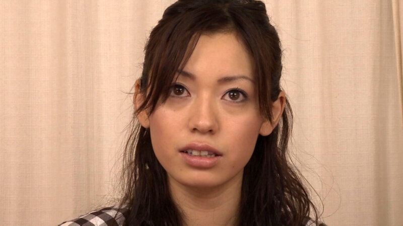 えっ!こんな可愛い人妻さんがセックスレス?!お目目クリクリパッチリ二重のスタイル抜群若妻さんと中出しSEX! 画像1